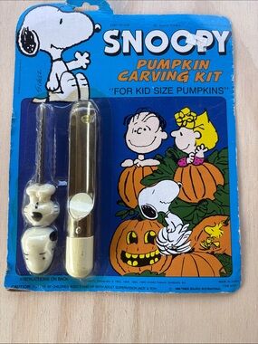 Snoopy Pumpkin Carving Kit – Gold and White
